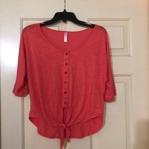 Button and tie-up crop top